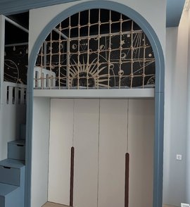 Кровать-чердак из фанеры березы+массив березы с канатной сеткой 